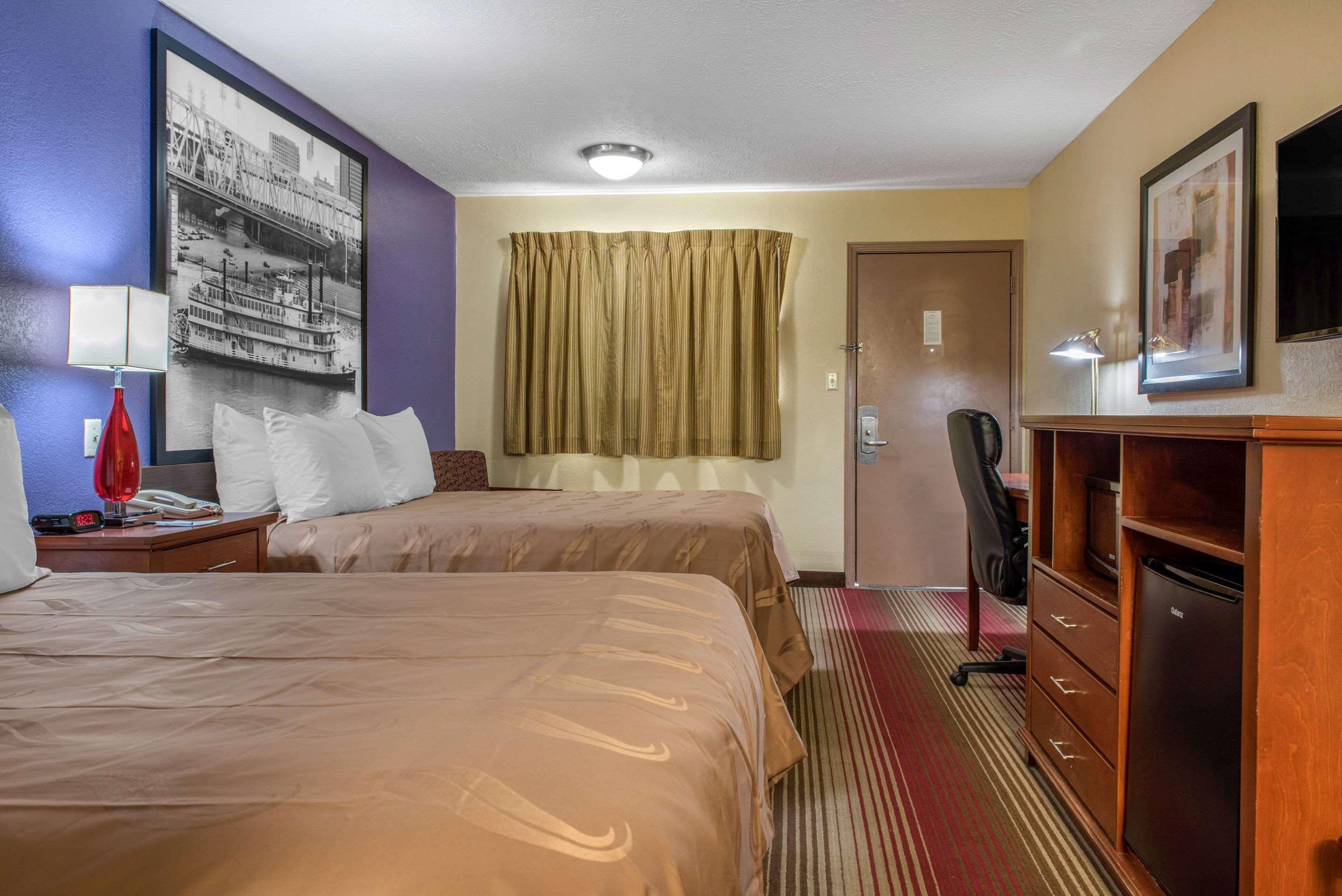 Quality Inn Columbus-East Exteriör bild