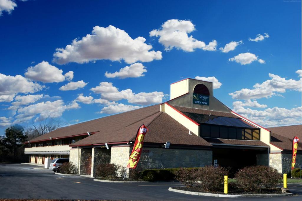 Quality Inn Columbus-East Exteriör bild