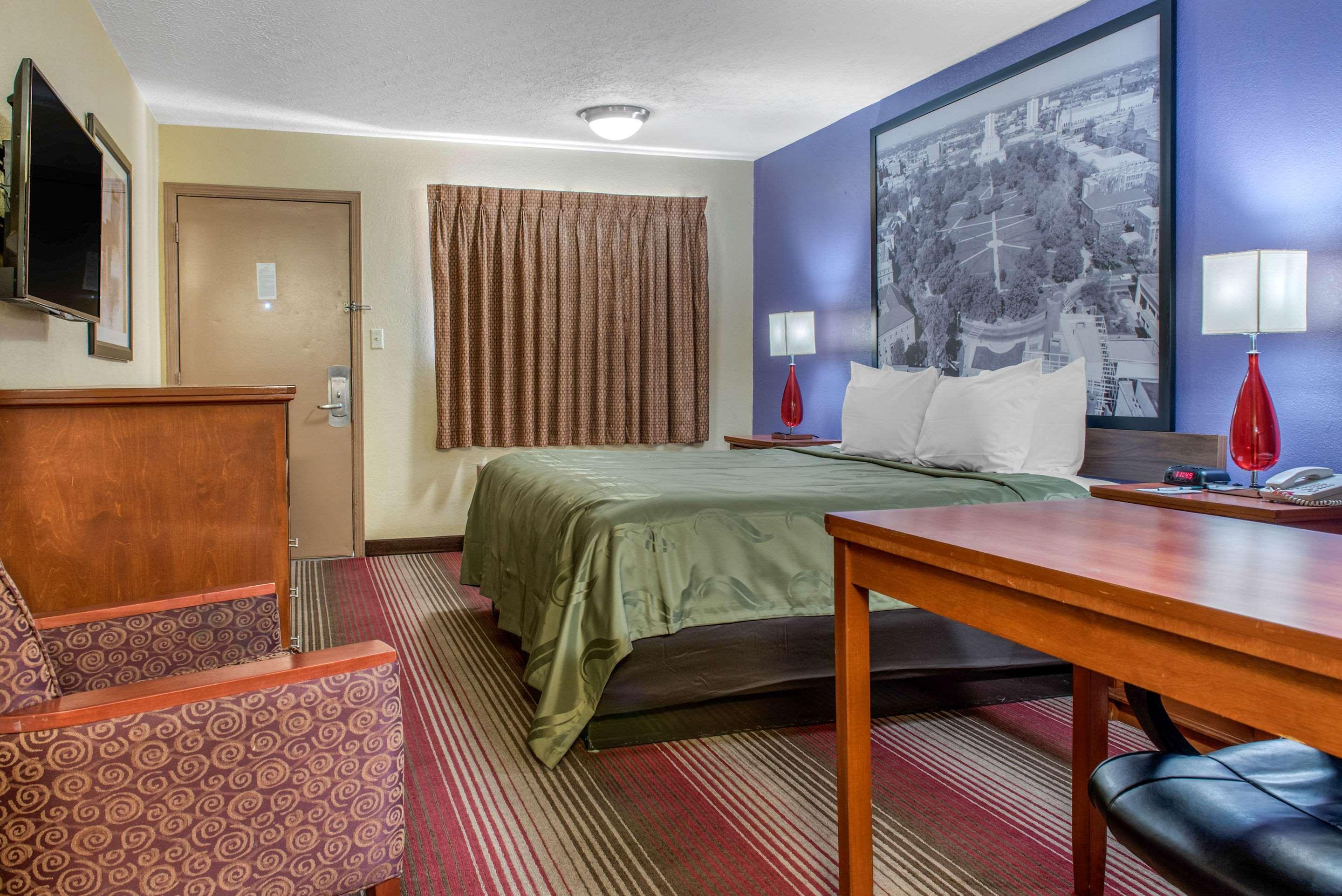 Quality Inn Columbus-East Exteriör bild