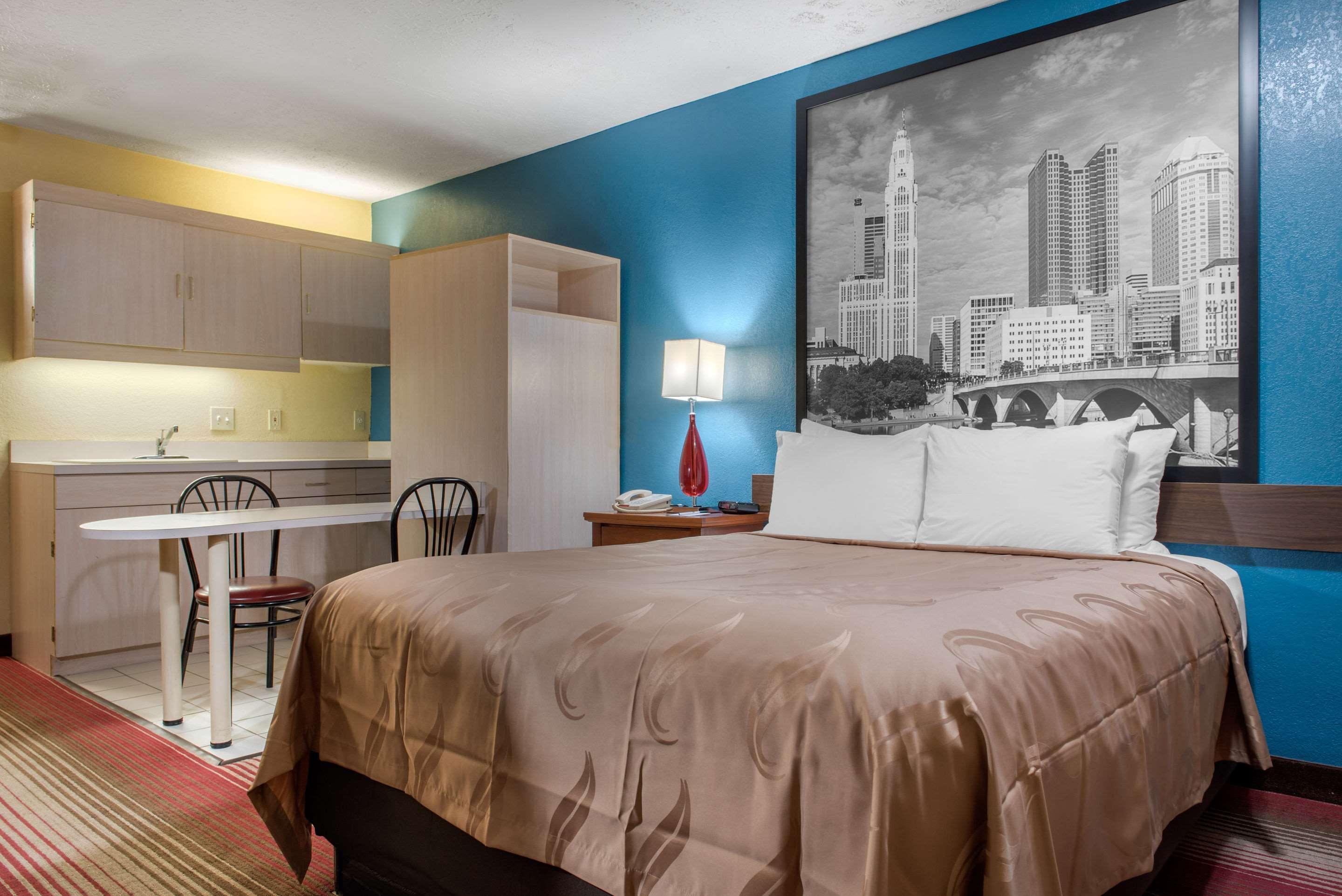 Quality Inn Columbus-East Exteriör bild