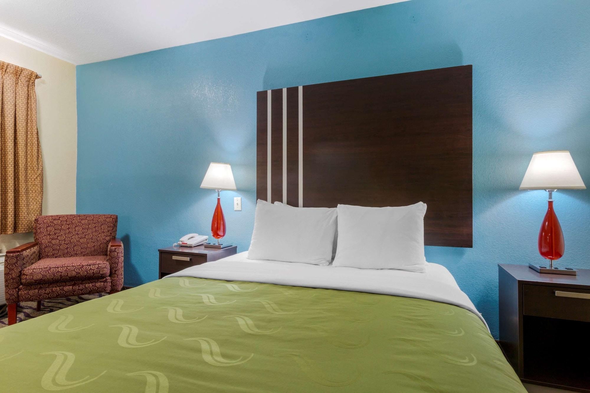 Quality Inn Columbus-East Exteriör bild