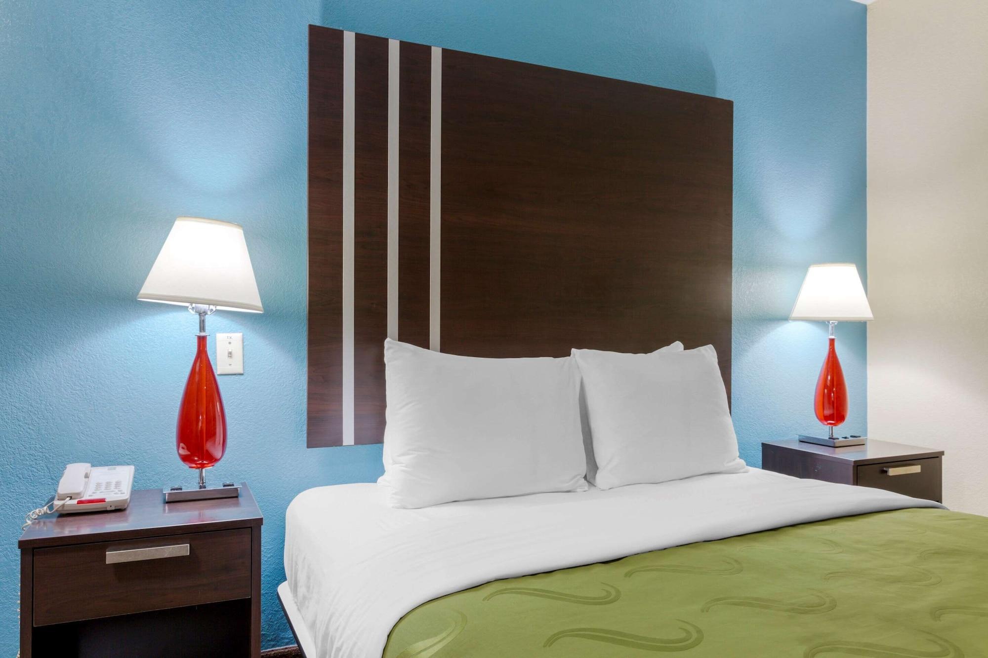 Quality Inn Columbus-East Exteriör bild