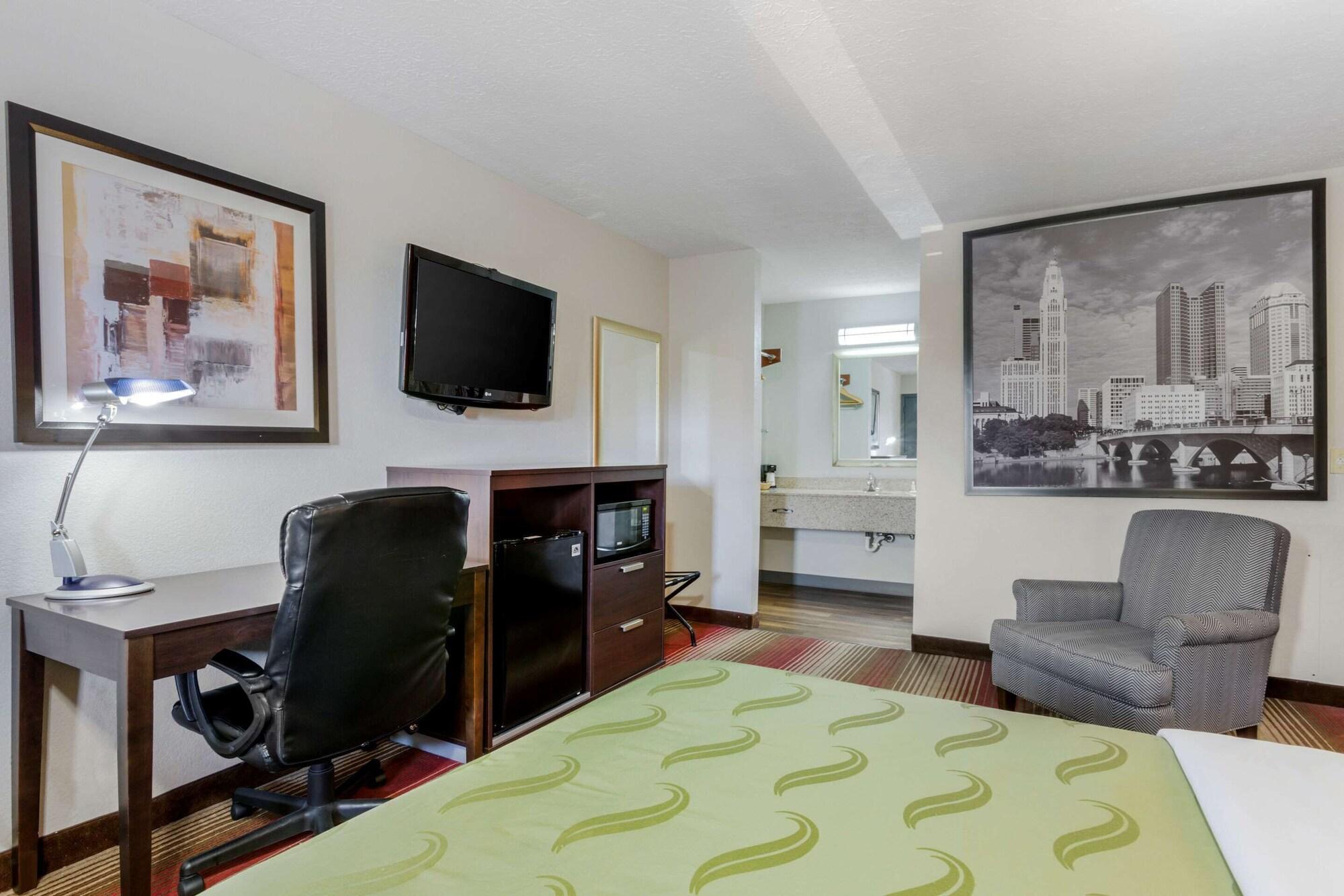 Quality Inn Columbus-East Exteriör bild
