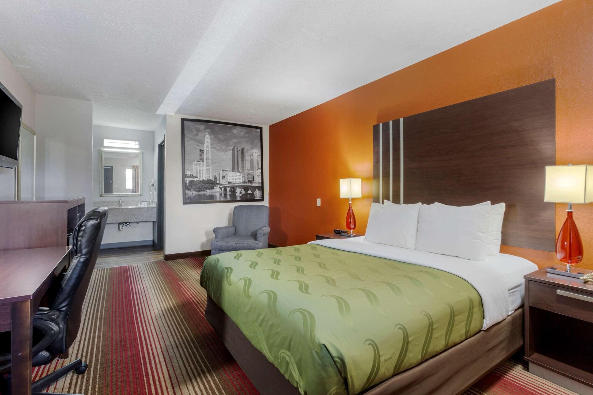 Quality Inn Columbus-East Exteriör bild