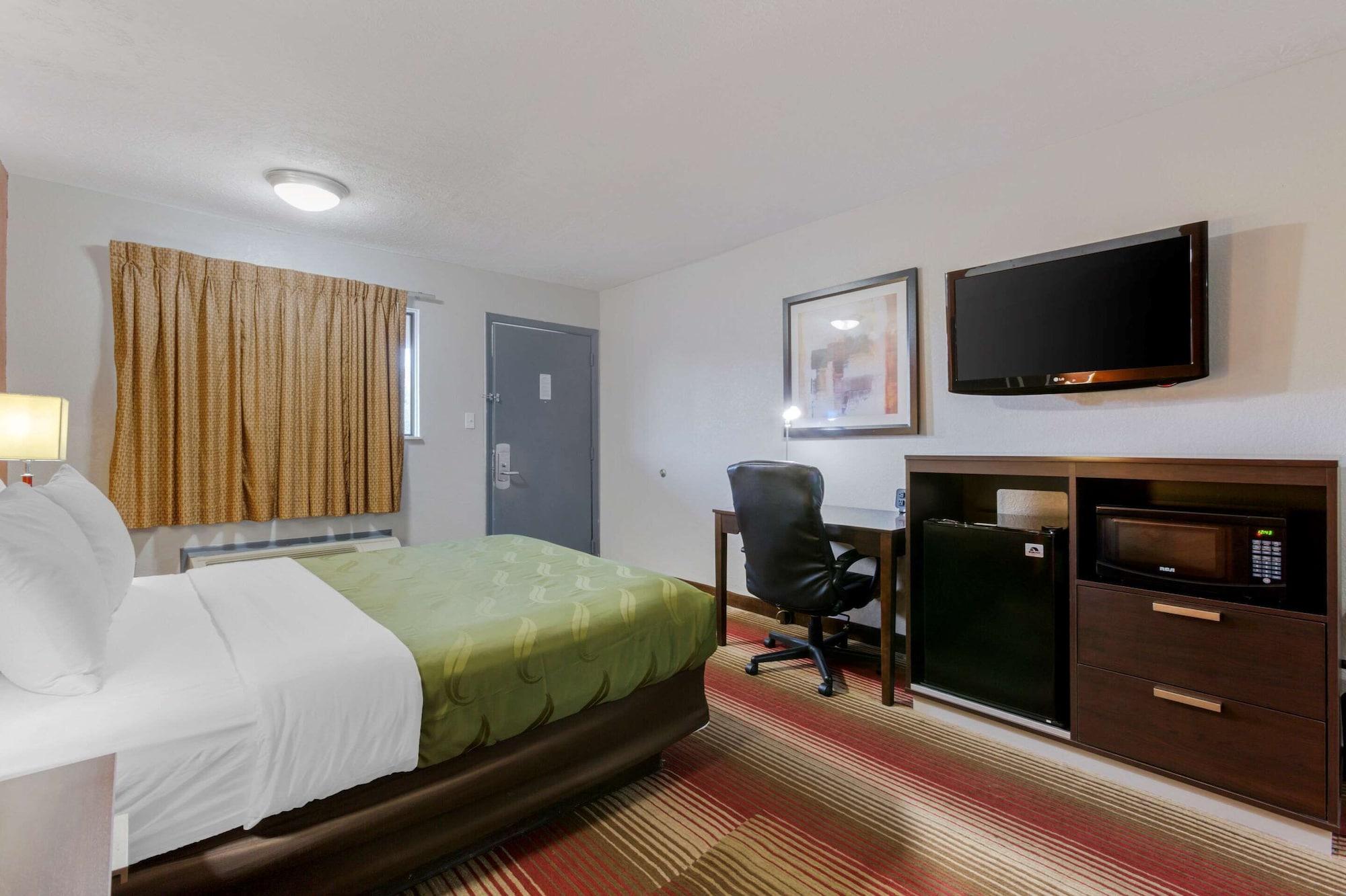 Quality Inn Columbus-East Exteriör bild