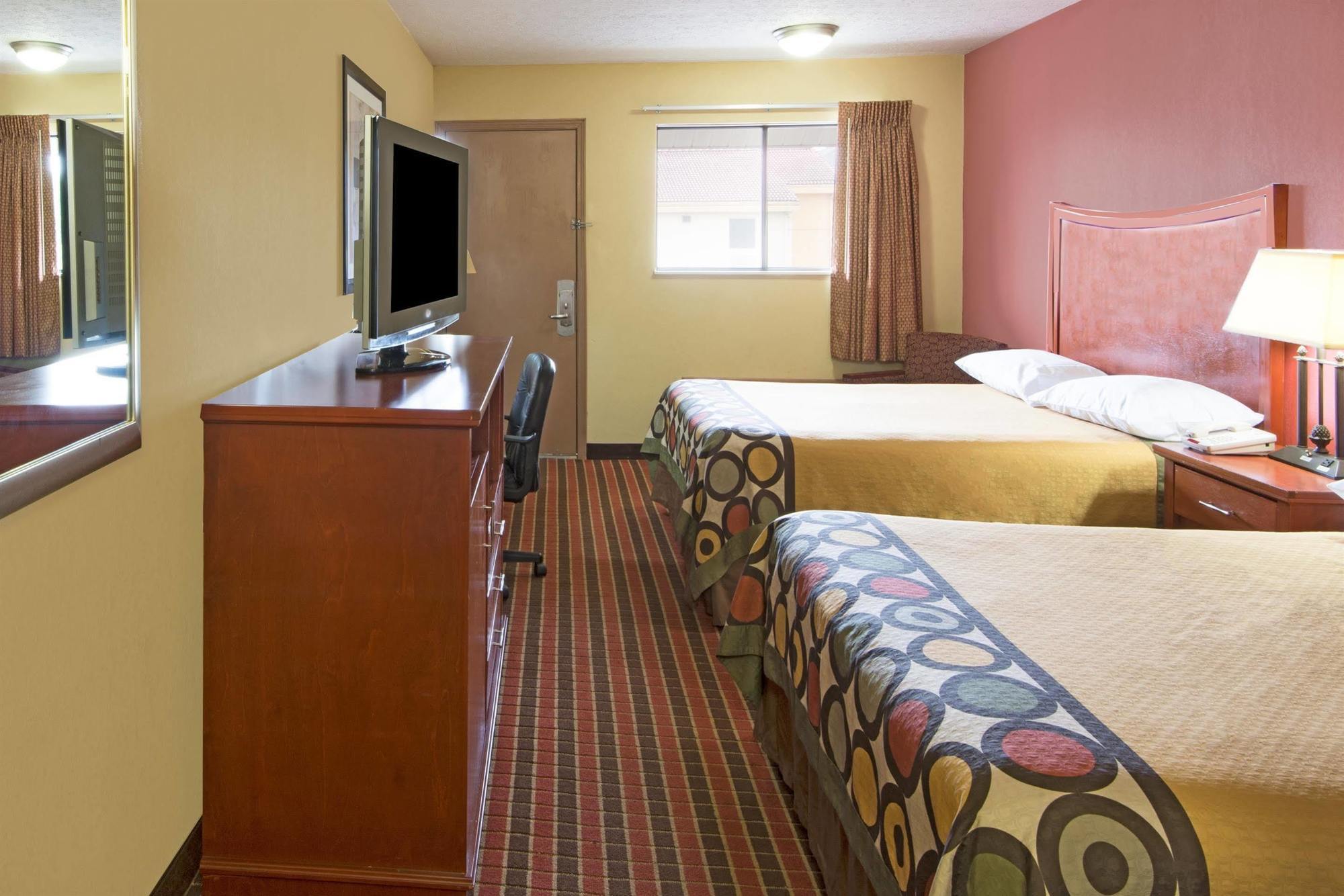 Quality Inn Columbus-East Exteriör bild
